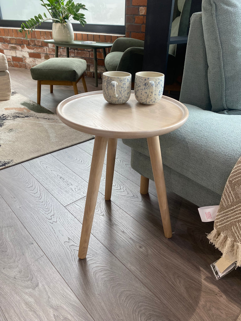 LOVE OAK SIDE TABLE