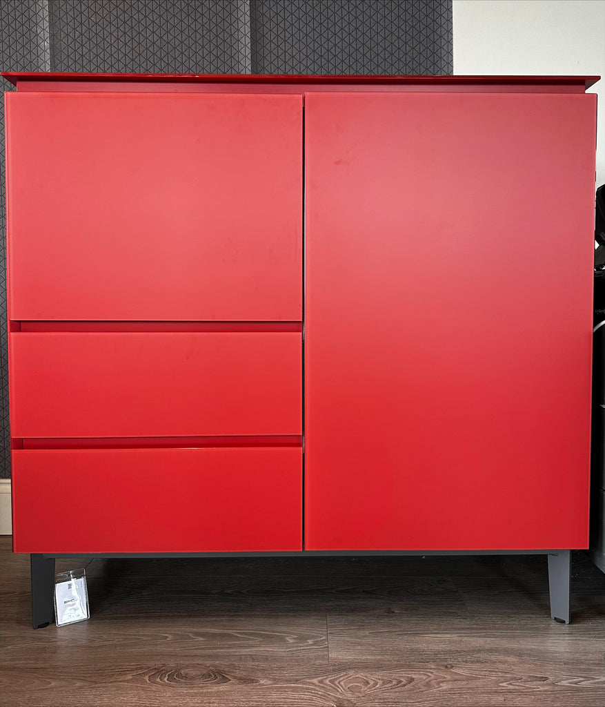 COSMOPOLITAN SIDEBOARD