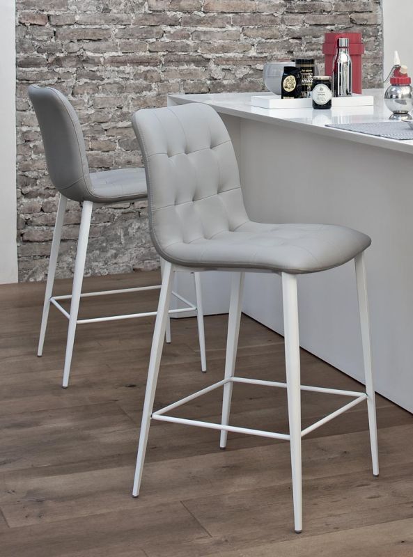 Kuga Low Barstool