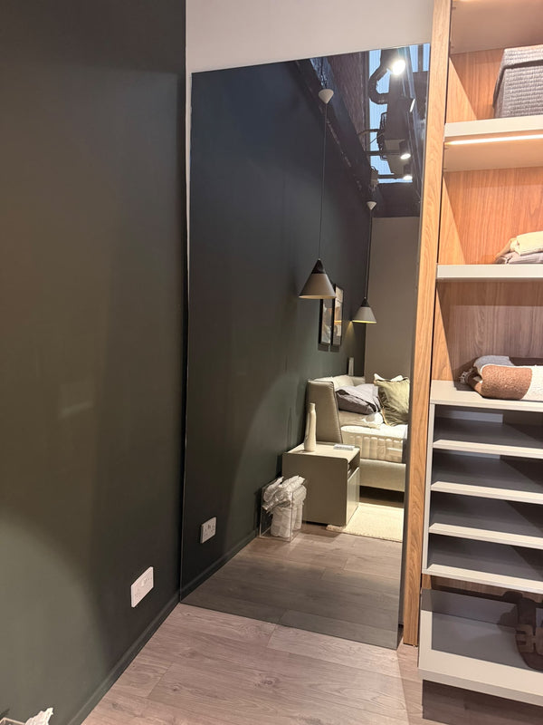 FREESTANDING MIRROR