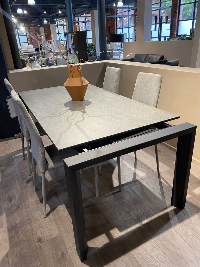 FENNA DINING TABLE