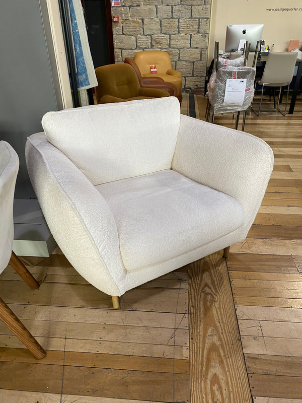 TRINA WIDE ARMCHAIR