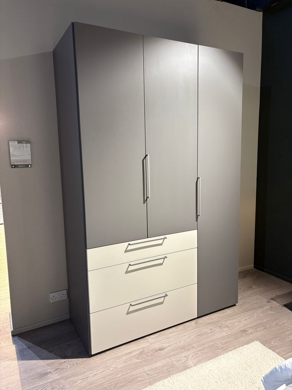 POKER WARDROBE