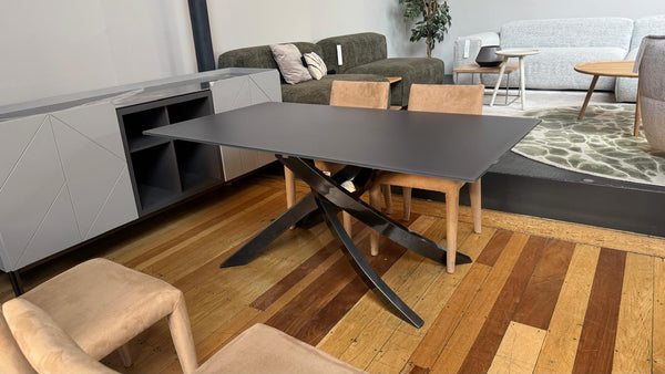 ARTISTICO DINING TABLE