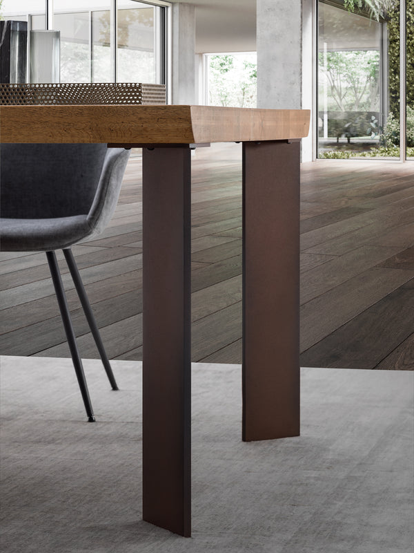 Maestro Dining Table