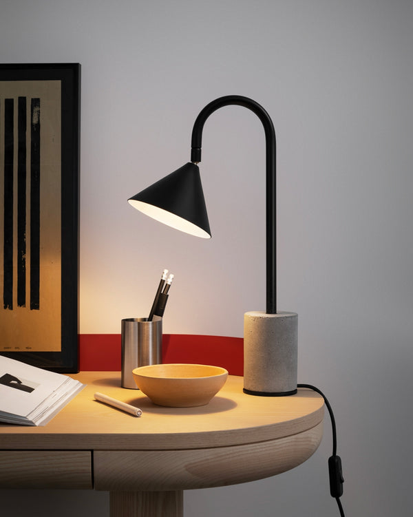 Ozz Desk Lamp