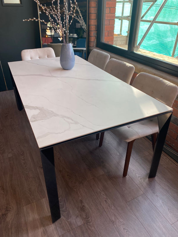 MIRAGE DINING TABLE
